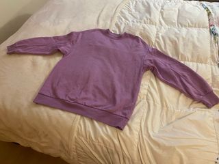 Sudadera lila clarita Bershka