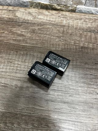 Sony A7S con objetivo y microfono externo