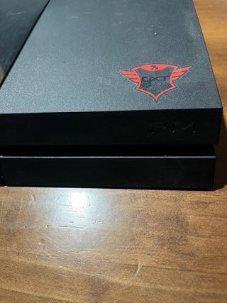 Play station 4. Ps4 slim 500gb