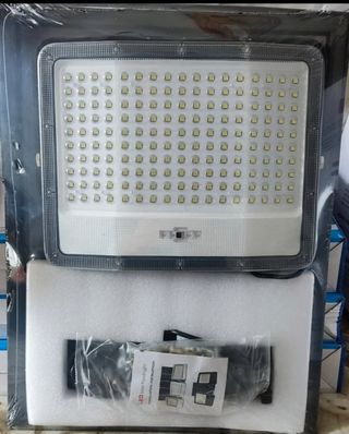 Faro led a luce solare 
