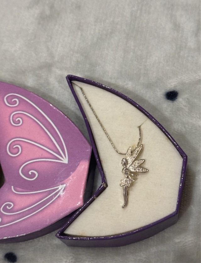 Collana con pendente a forma di fata