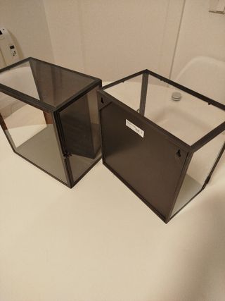 2 vitrinas