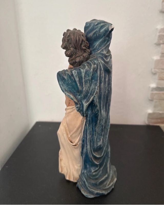 Figura calavera y mujer