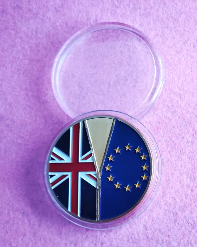 Moneda conmemorativa BREXIT.