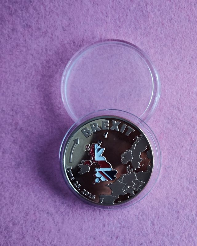 Moneda conmemorativa BREXIT.