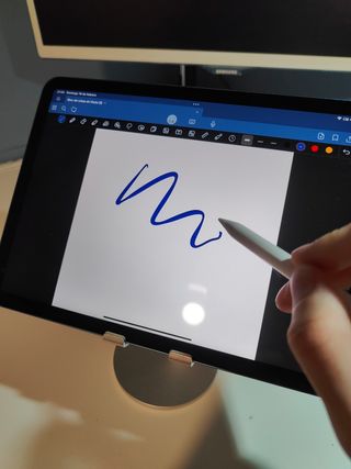 iPad Air 5 con Apple Pencil 2 y accesorios