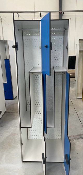 Taquillas Fenólicas Puerta L Azul y Blanco