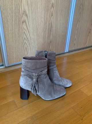 Botines de nobuk