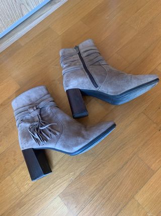 Botines de nobuk
