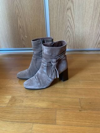 Botines de nobuk