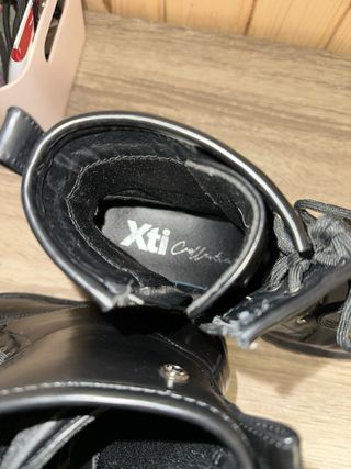 Botas con cordones