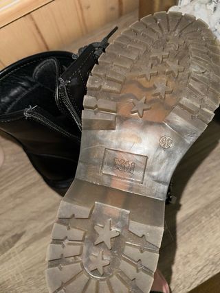 Botas con cordones