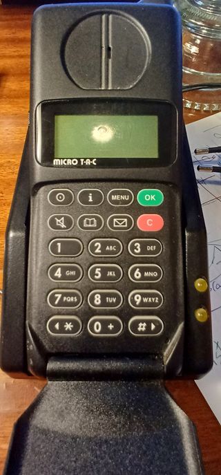 Teléfono móvil Motorola Micro TAC