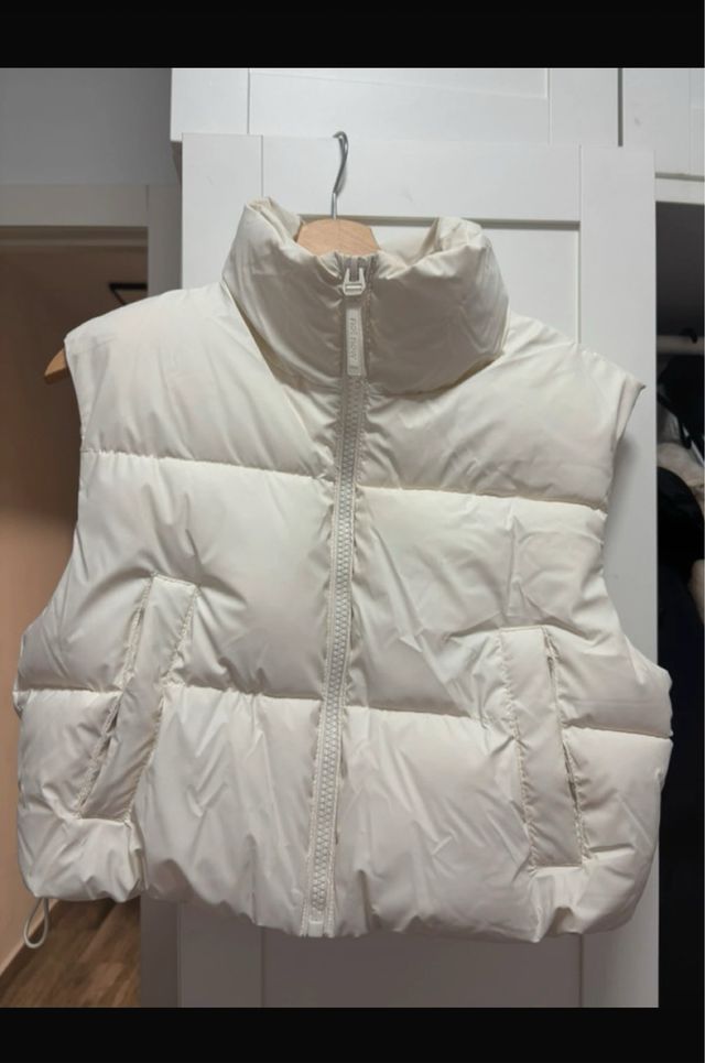 chaleco blanco bershka