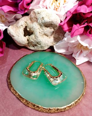 Aros de resina chapados en oro 14K