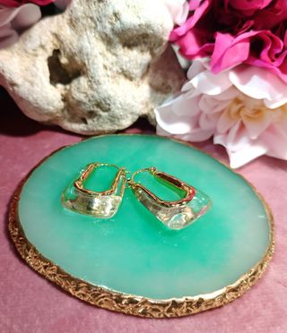 Aros de resina chapados en oro 14K