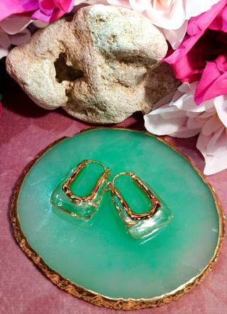 Aros de resina chapados en oro 14K