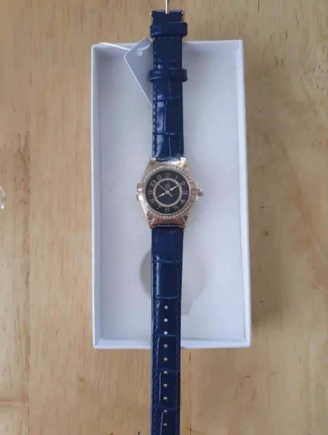 NUEVO‼️Reloj correa cuero