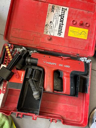 Pistola clavos Hilti DX450