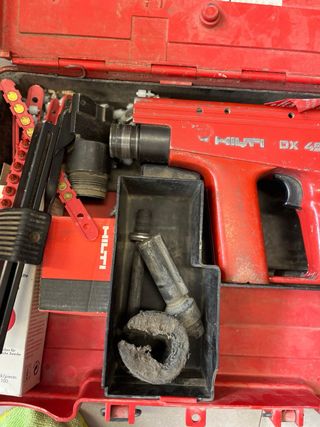 Pistola clavos Hilti DX450