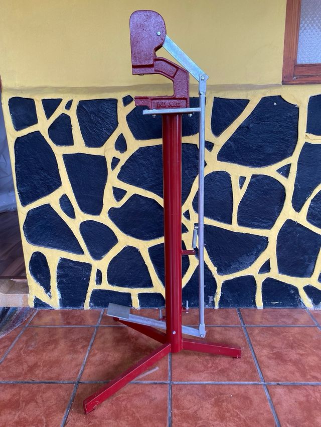 PRENSA DE PIE P/REMACHES BOTONES