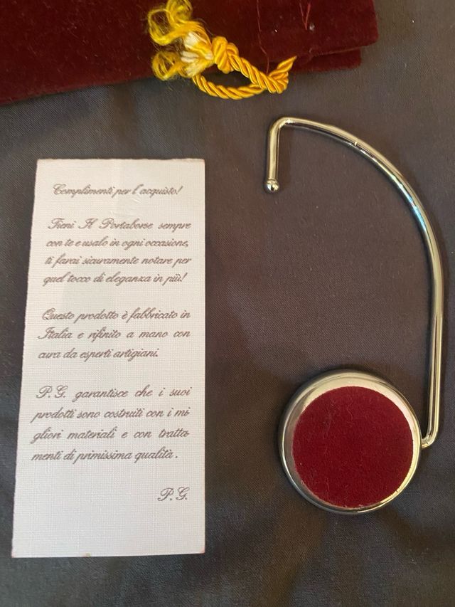 Portaborsette rifinito a mano