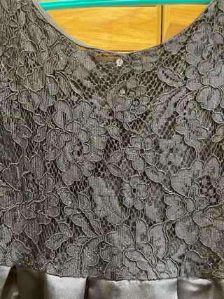 Vestido de fiesta o eventos negro elegante.