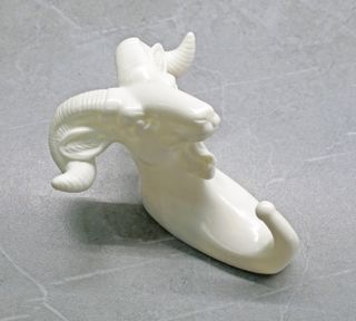 Gancho percha con forma de cabra decorativa