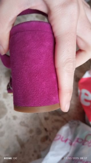 Sandalias de tacón rosa buganvilla con pedrería 