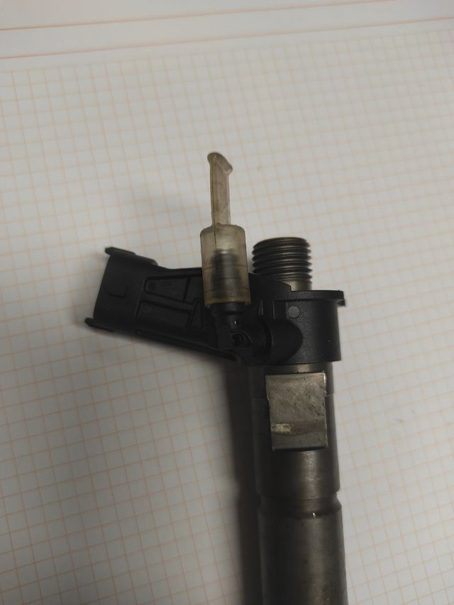 Inyector Bosch 0445115084