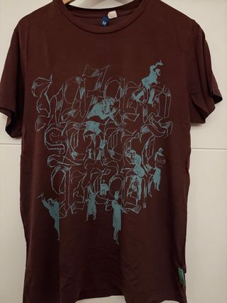Camiseta HM granate  bonito diseño