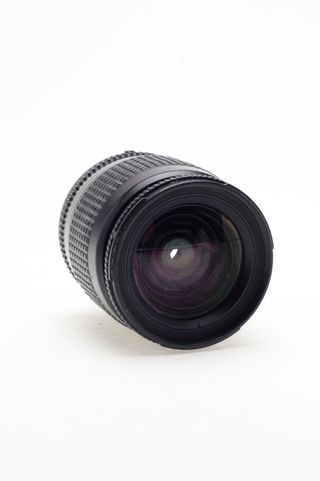 Objetivo NIKKOR 28-80