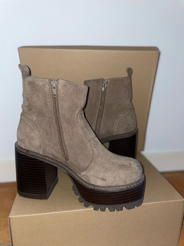 ULANKA CRUSH BRATY  BOTÍN DE TACÓN