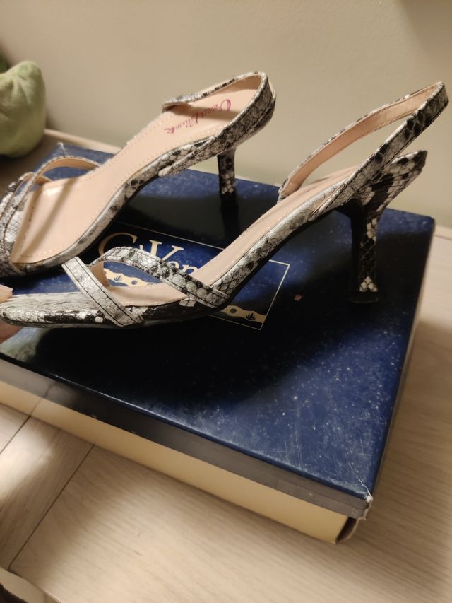 scarpe aperte con tacco