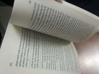 El niño con el pijama de rayas