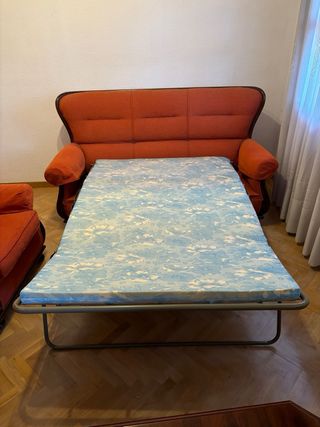 Muebles de salon de madera de castaño.