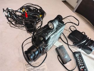 Videocamera a cassetta Canon 