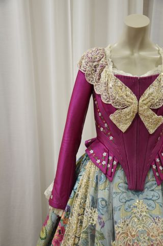 Traje fallera completo con 2 corpiños.