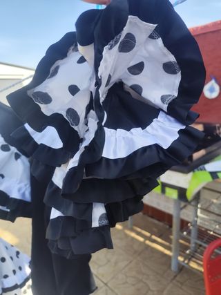 Falda de flamenca y maillot con volantes
