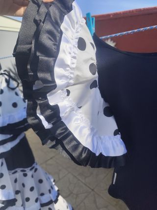 Falda de flamenca y maillot con volantes