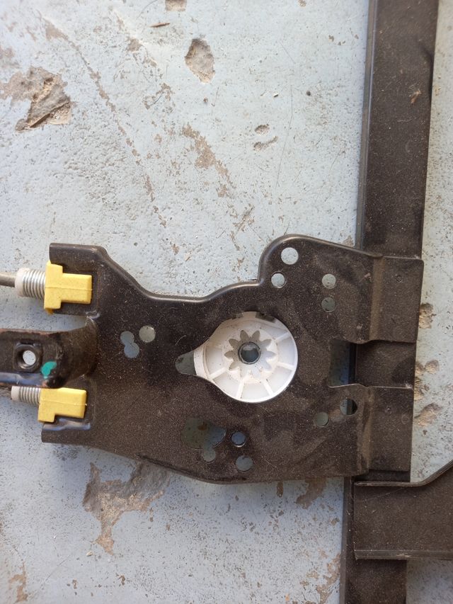 Elevalunas citroen berlingo.