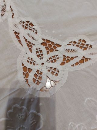 Tovaglia ad intaglio 