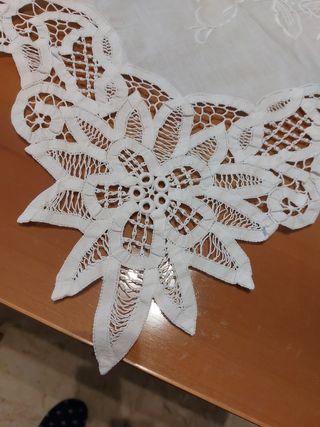 Tovaglia ad intaglio 