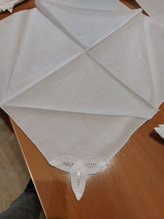 Tovaglia ad intaglio 