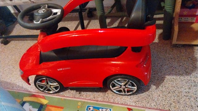 Correpasillos coche Mercedes rojo