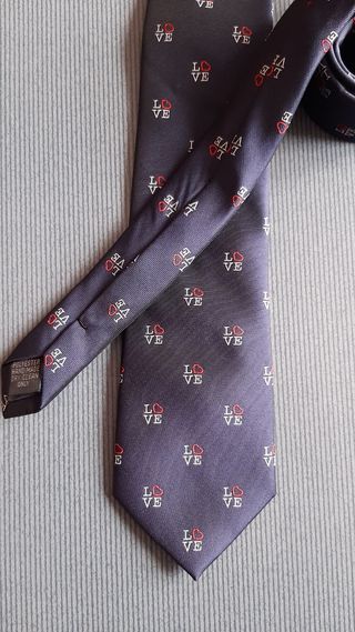 Corbata LOVE