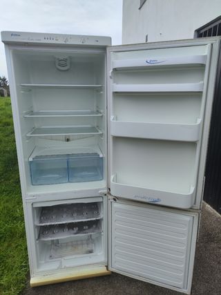 Nevera Combi marca Edesa