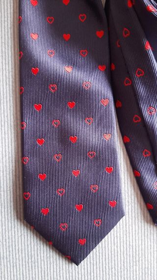 Corbata corazones