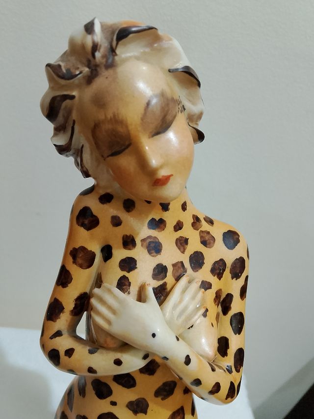 Statua maculata in Capodimonte nuova