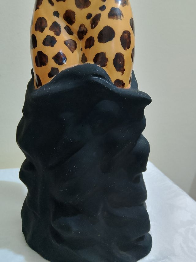 Statua maculata in Capodimonte nuova